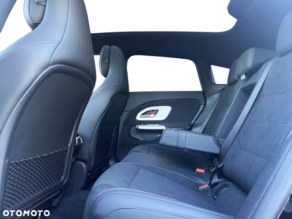 Mercedes-Benz CLA 200 mHEV 8G-DCT - 12