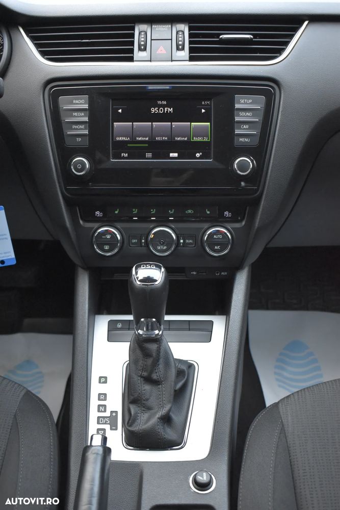 Skoda Octavia 1.6 TDI AMBITION DSG - 17