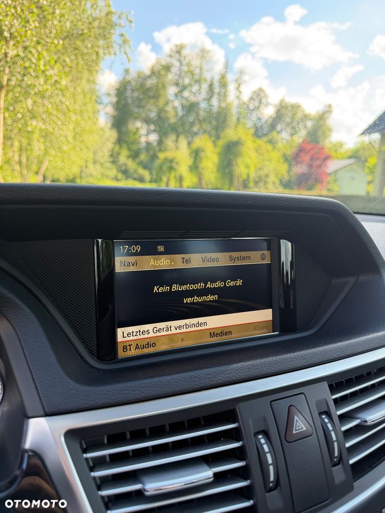 Mercedes-Benz Klasa E 300 CDI DPF BlueEFFICIENCY 7G-TRONIC Avantgarde - 28