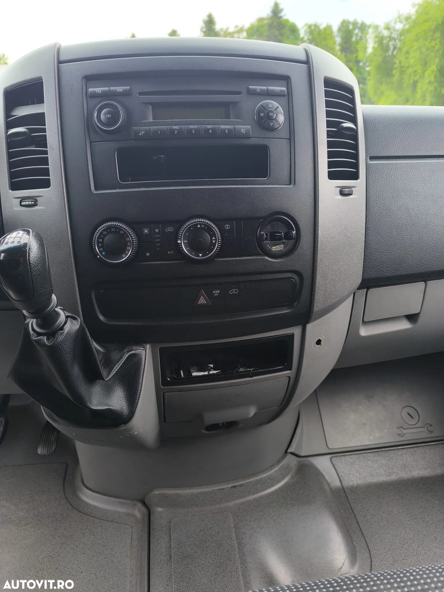 Mercedes-Benz Sprinter - 17