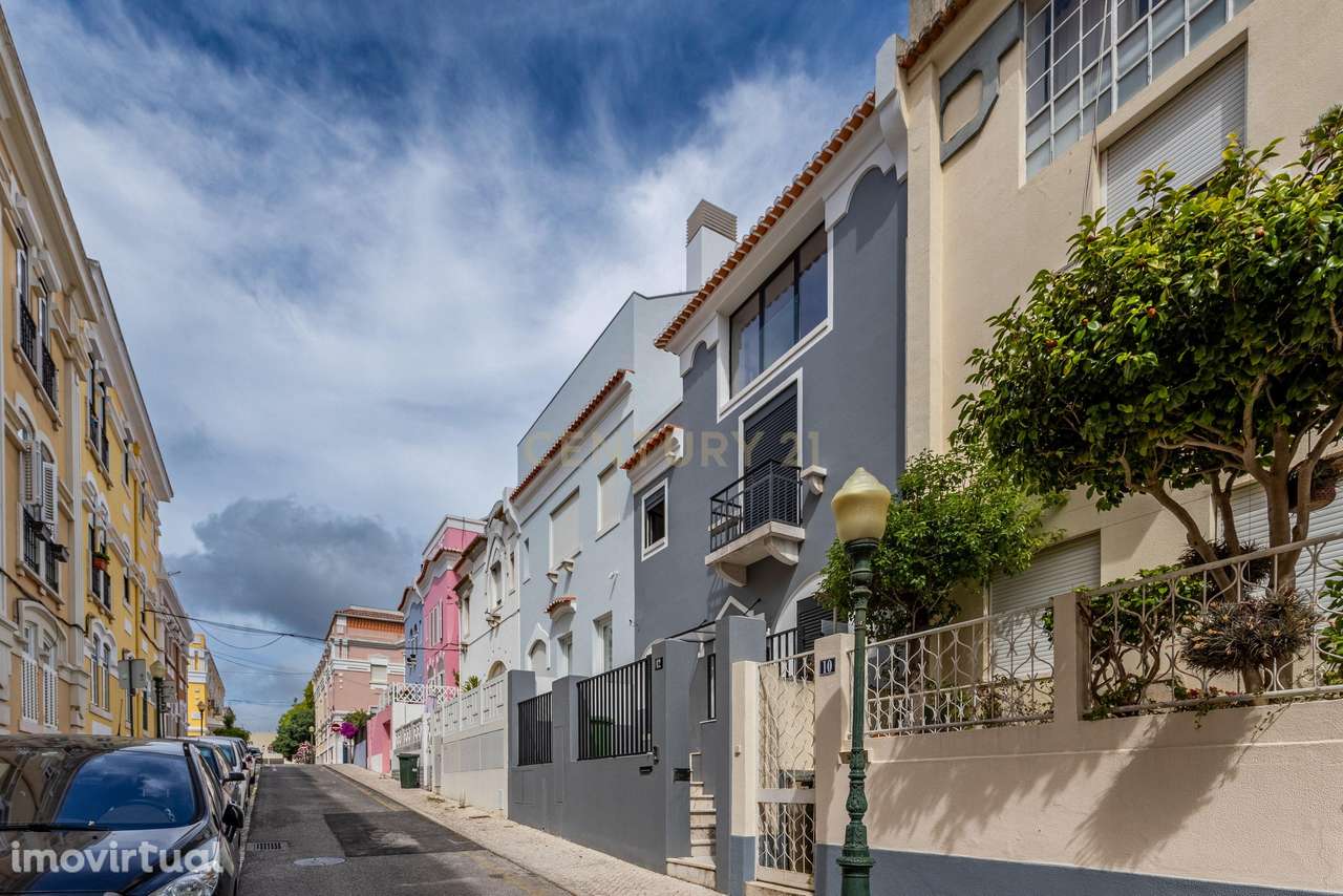 Moradia totalmente renovada no coração de Lisboa, com 4 suites - Grande imagem: 3/28