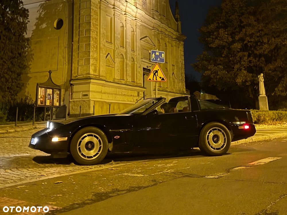 Chevrolet Corvette - 6