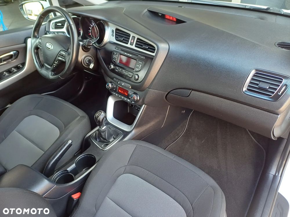 Kia Ceed 1.6 CRDi 128 Dream Team Edition - 20