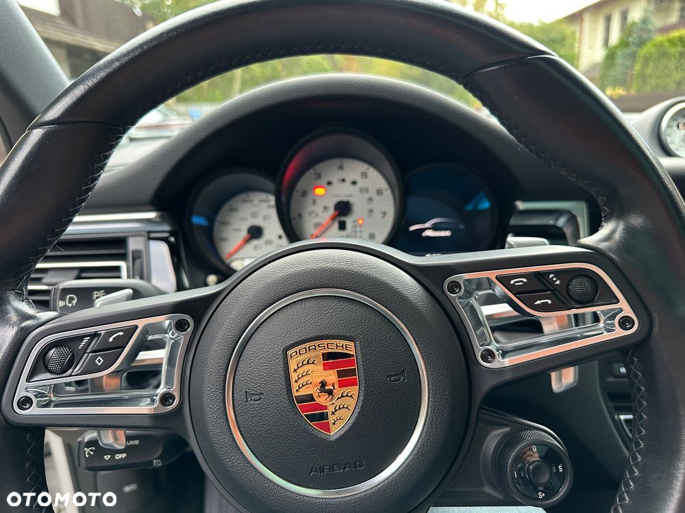 Porsche Macan Standard - 12