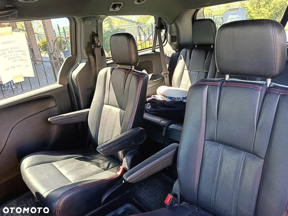 Dodge Grand Caravan 3.6 R/T - 8