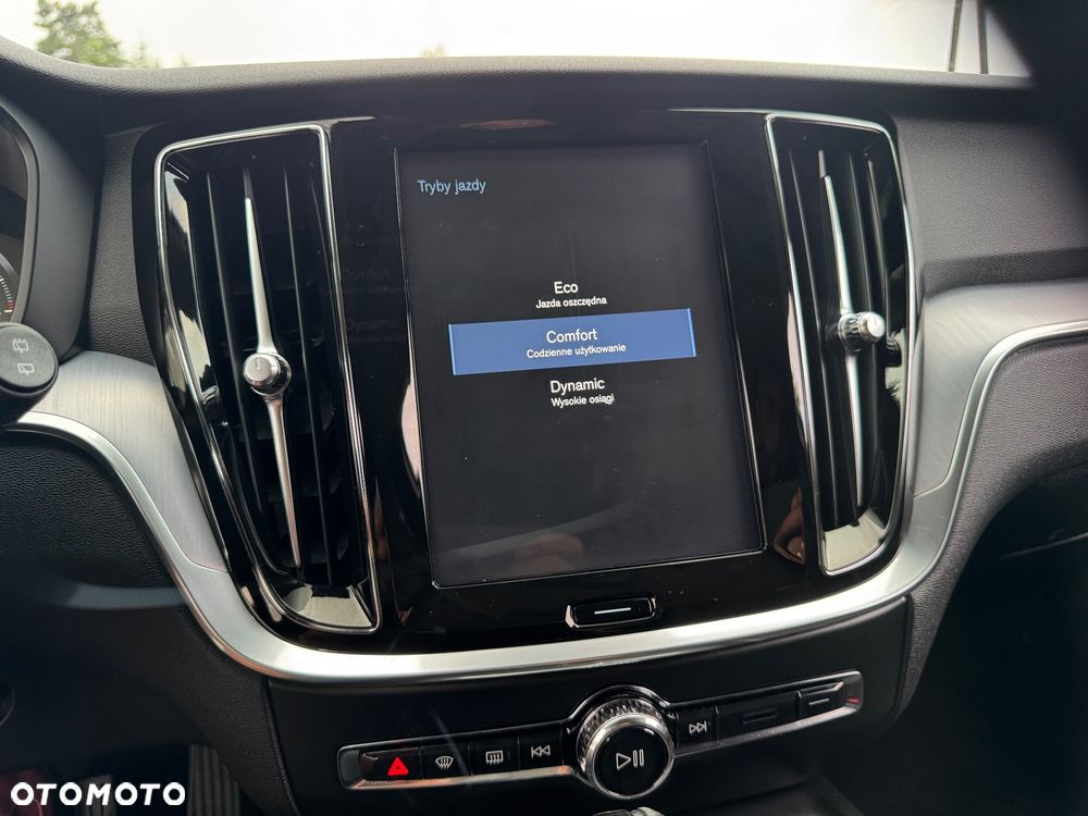 Volvo V60 D4 Geartronic Momentum Pro - 28