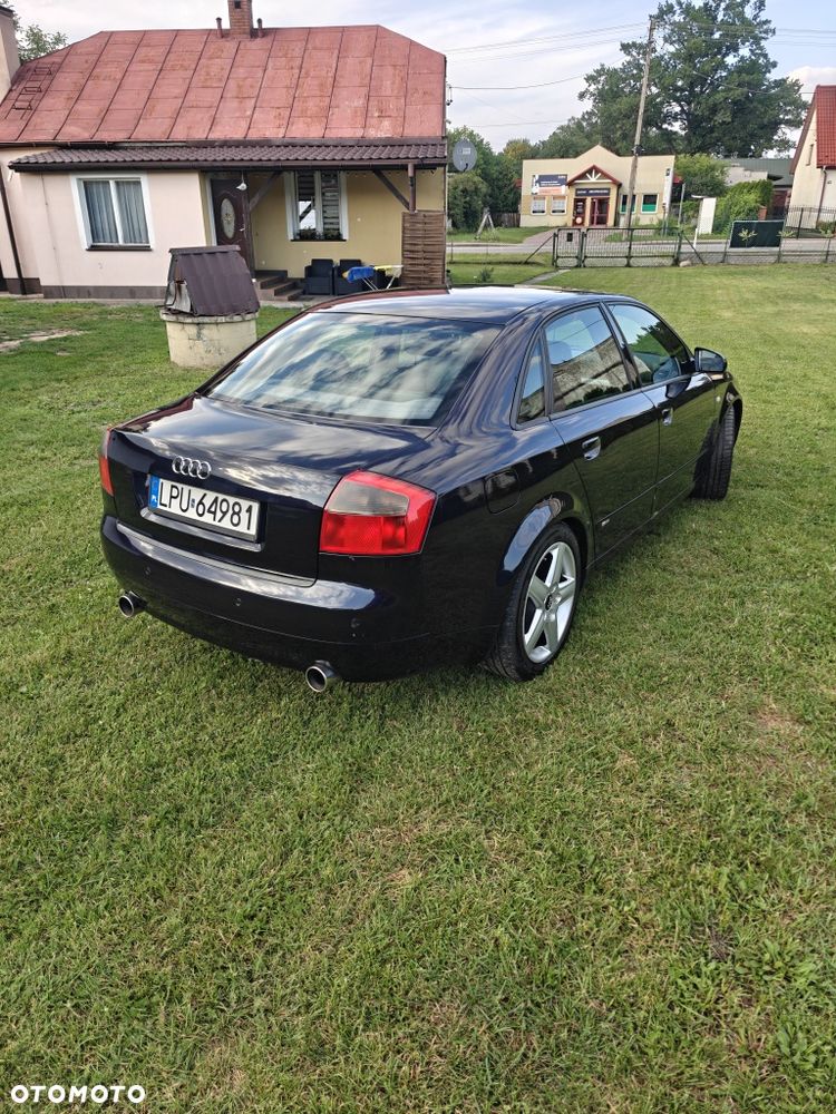 Audi A4 Limousine - 2