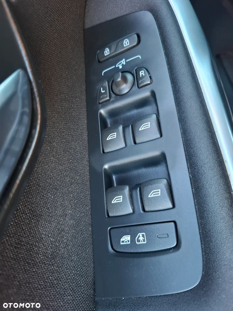 Volvo V40 - 33