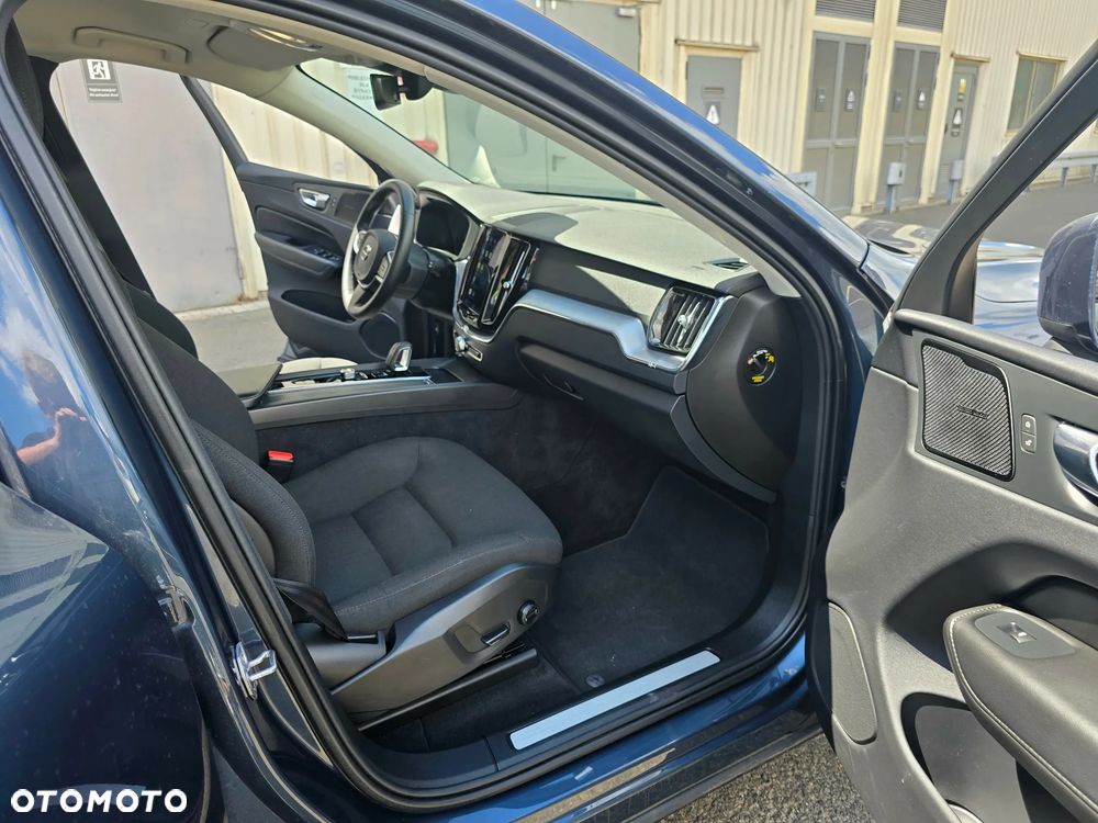 Volvo XC 60 ver-b5-b-awd-momentum-pro - 18