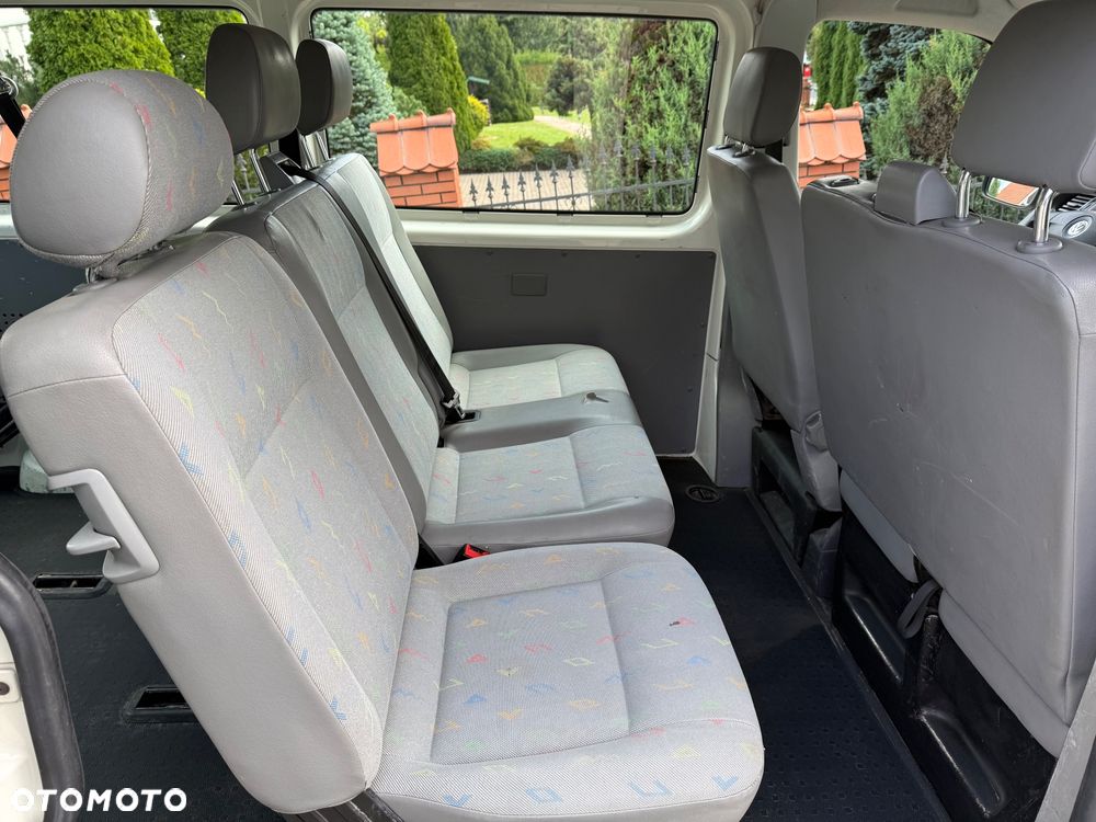 Volkswagen Transporter Shuttle Kurz - 12