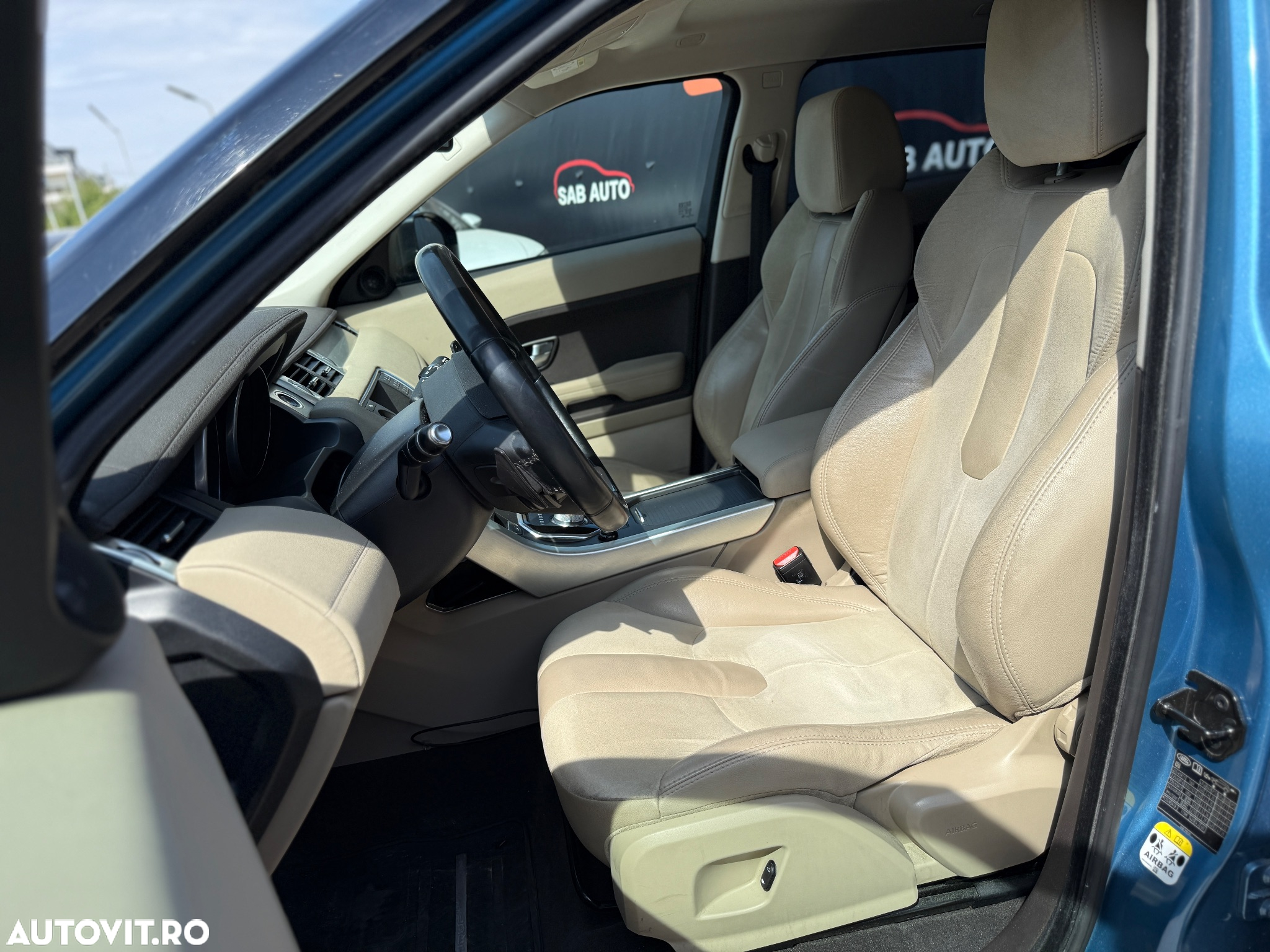 Land Rover Range Rover Evoque - 12