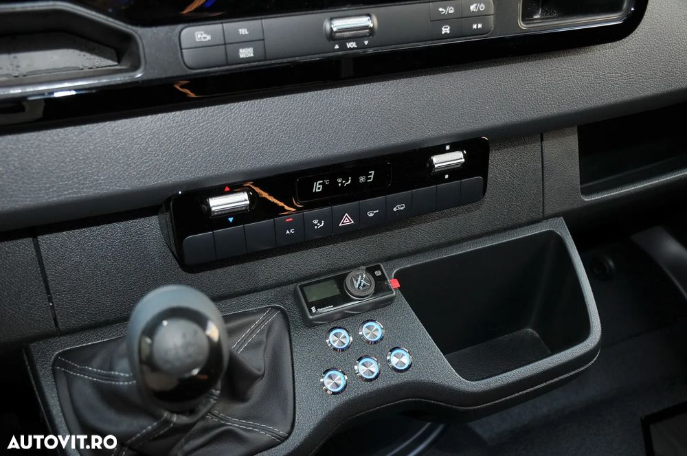 Mercedes-Benz SPRINTER - 24