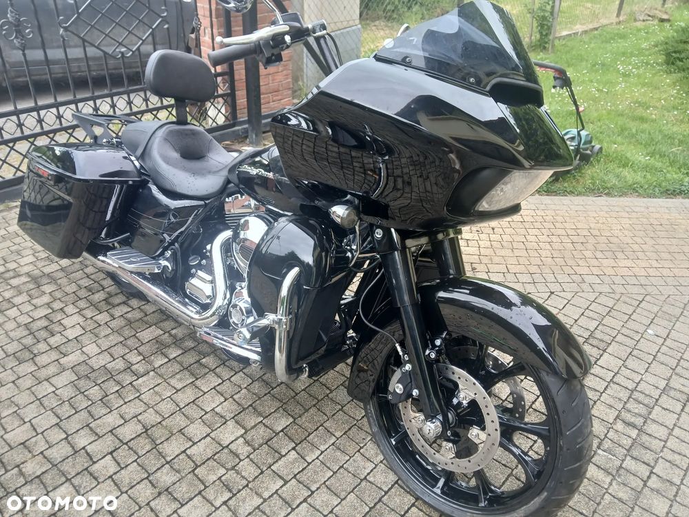 Harley-Davidson Touring Road Glide - 1