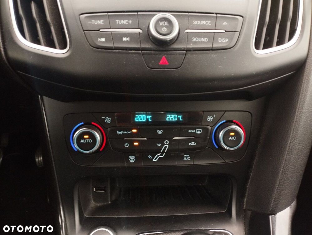 Ford Focus 1.6 Titanium - 11