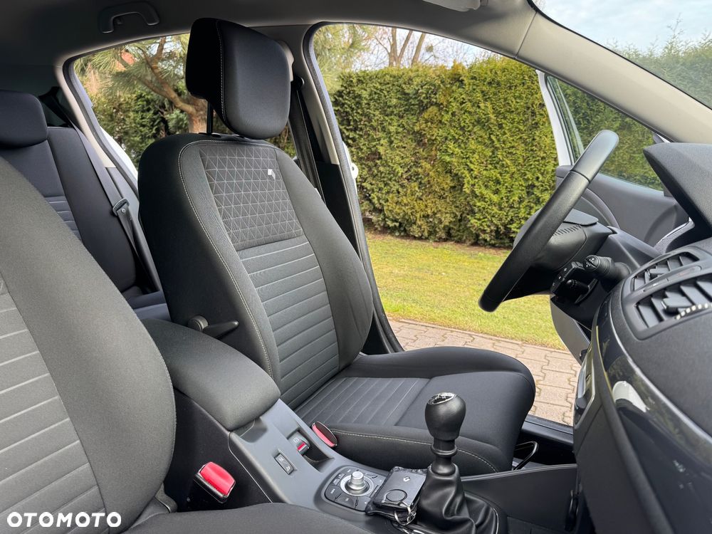 Renault Megane 1.6 16V 110 LIMITED - 29