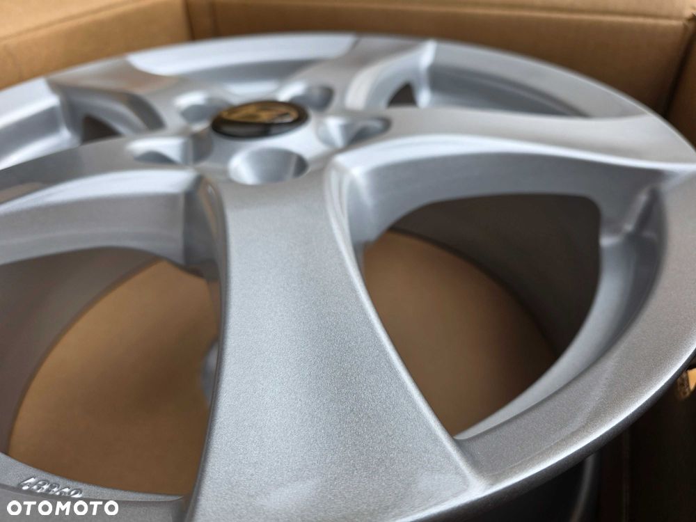 [N15] NOWE 17 Cali 5x114,3 Felgi aluminiowe Hyundai Tucson KONA ix35 ix20 i30 IONIQ - 4