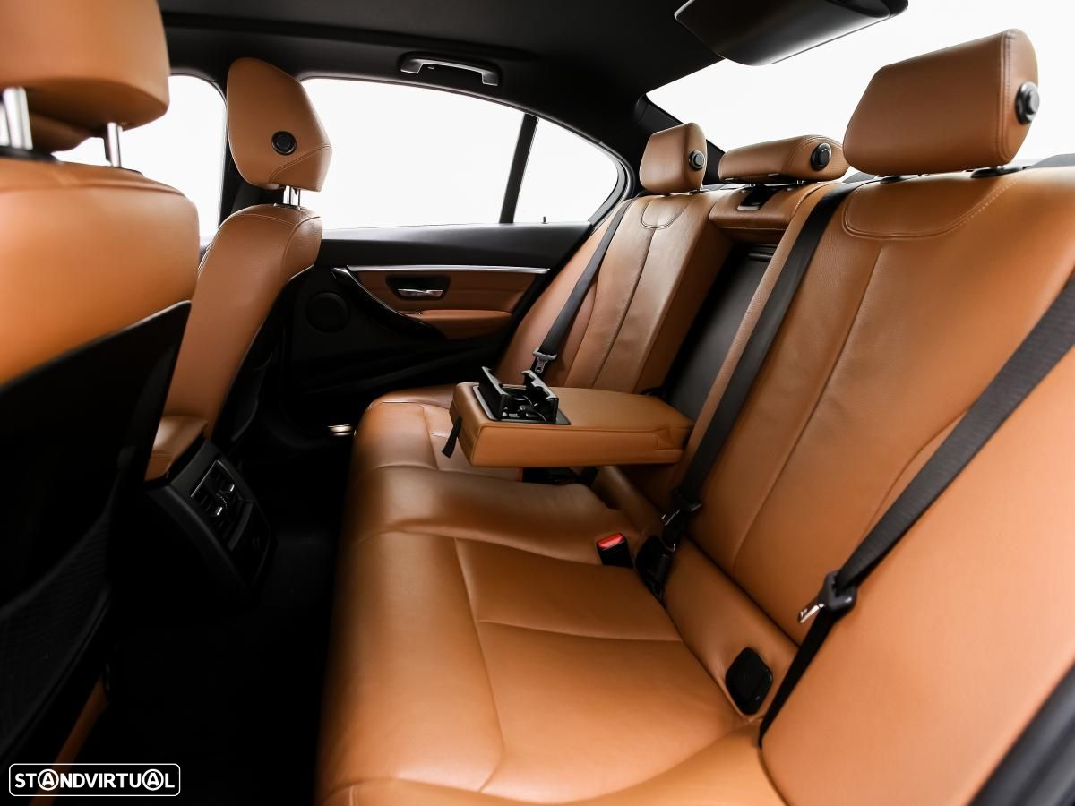 BMW 320 d Line Luxury Auto - 11