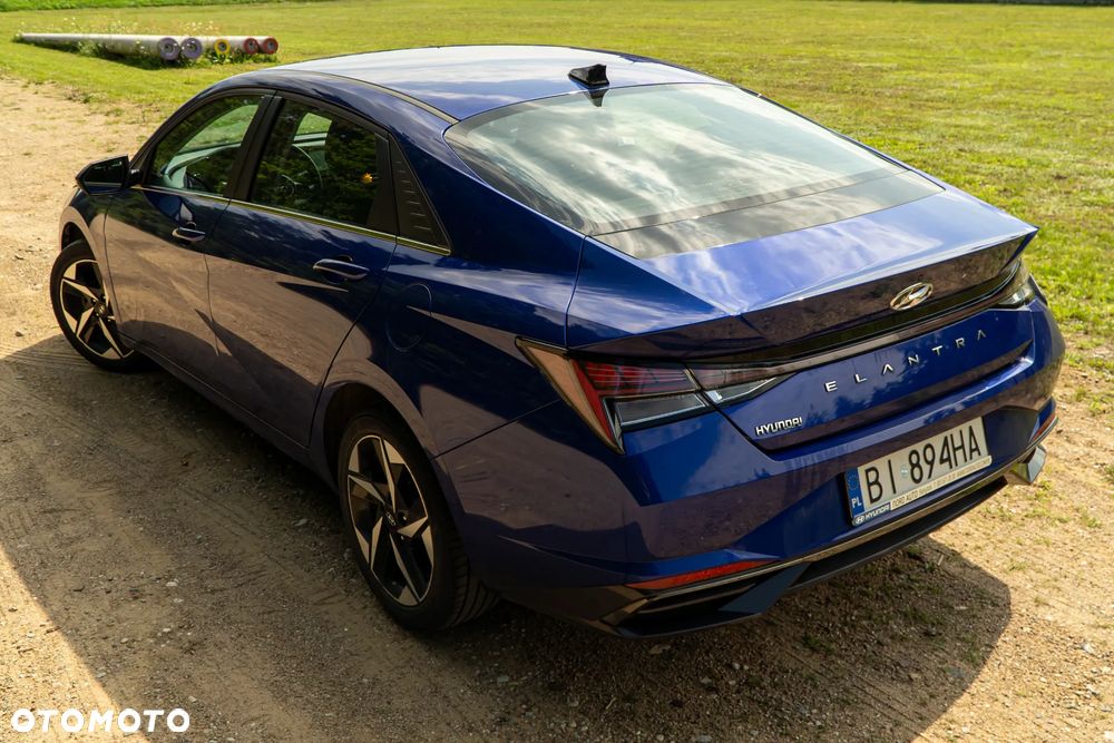 Hyundai Elantra 1.6 Executive - 9