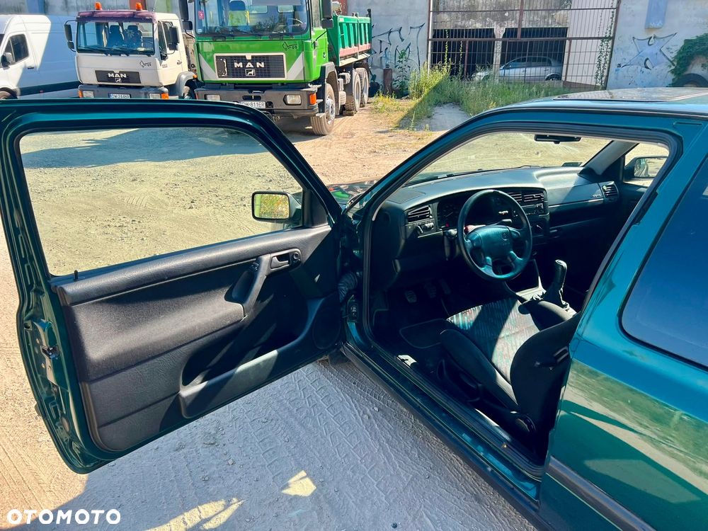 Volkswagen Golf 1.6 CL - 33
