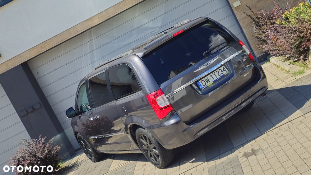 Chrysler Town & Country 3.6 Limited - 5
