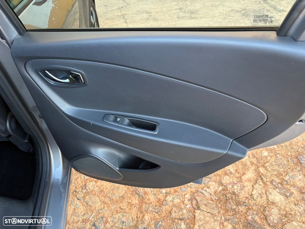 Renault Captur 1.5 dCi Sport - 32