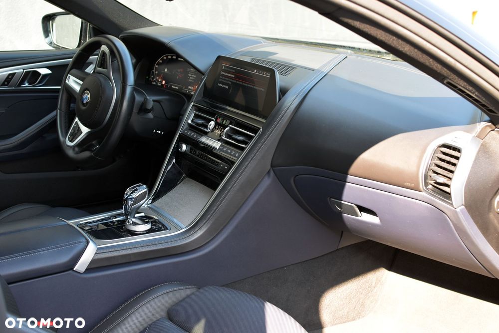 BMW Seria 8 - 11