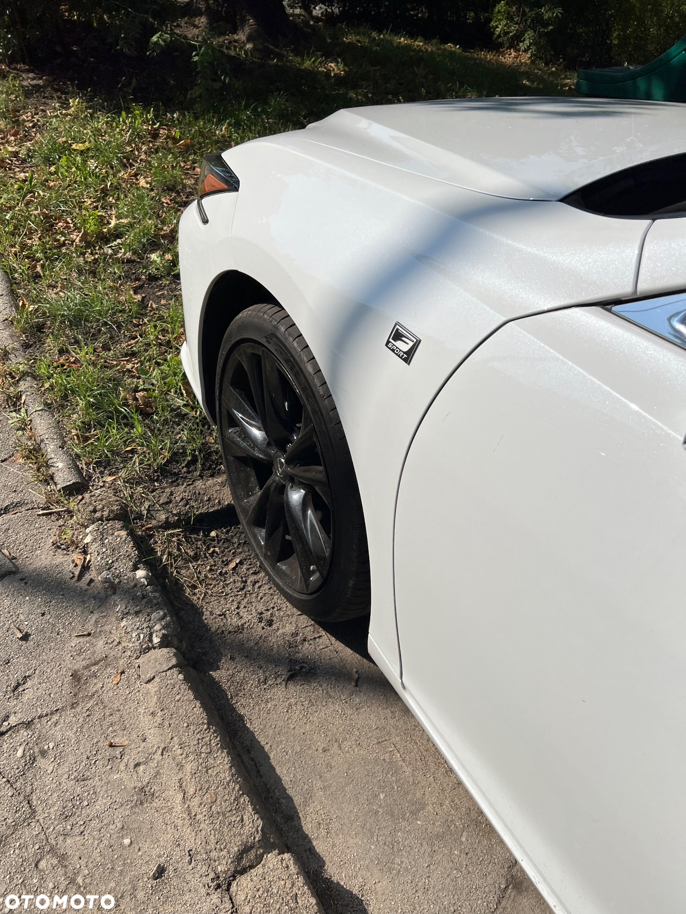 Lexus ES 300h F Sport Edition - 6