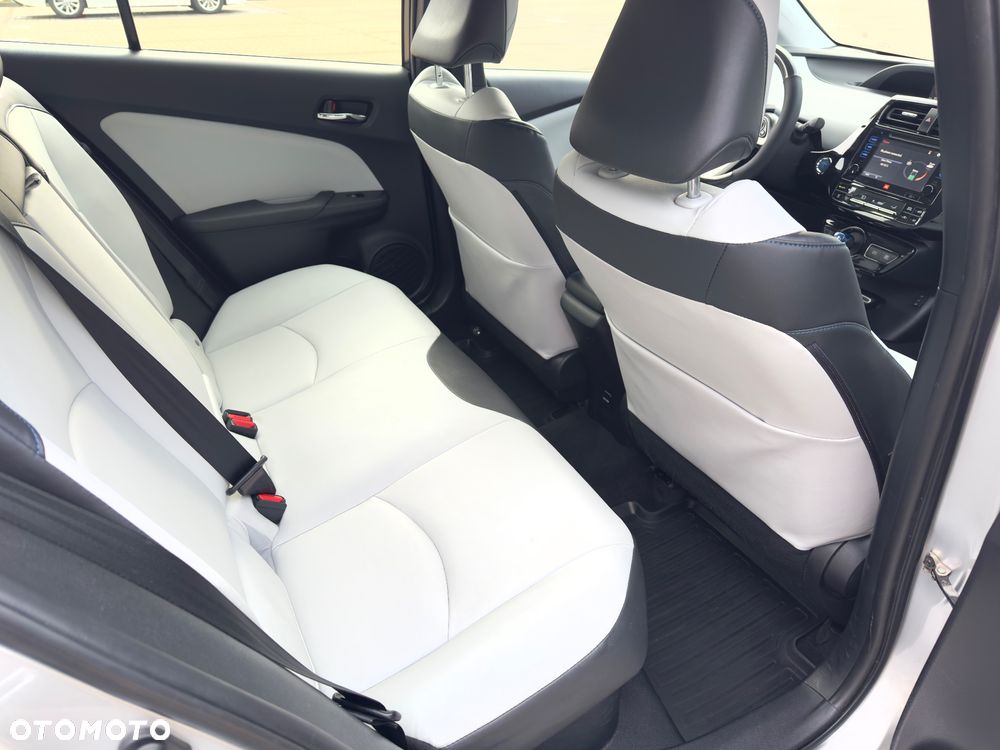 Toyota Prius 1.8 HSD Prestige - 16