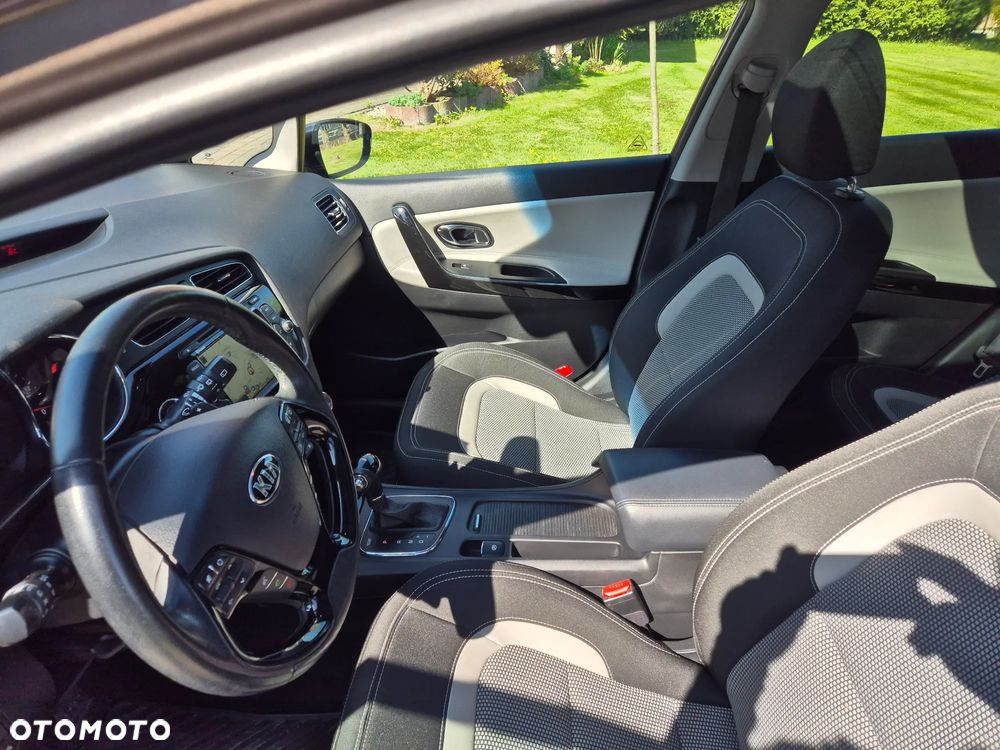 Kia Ceed 1.6 GDI L DCT - 14