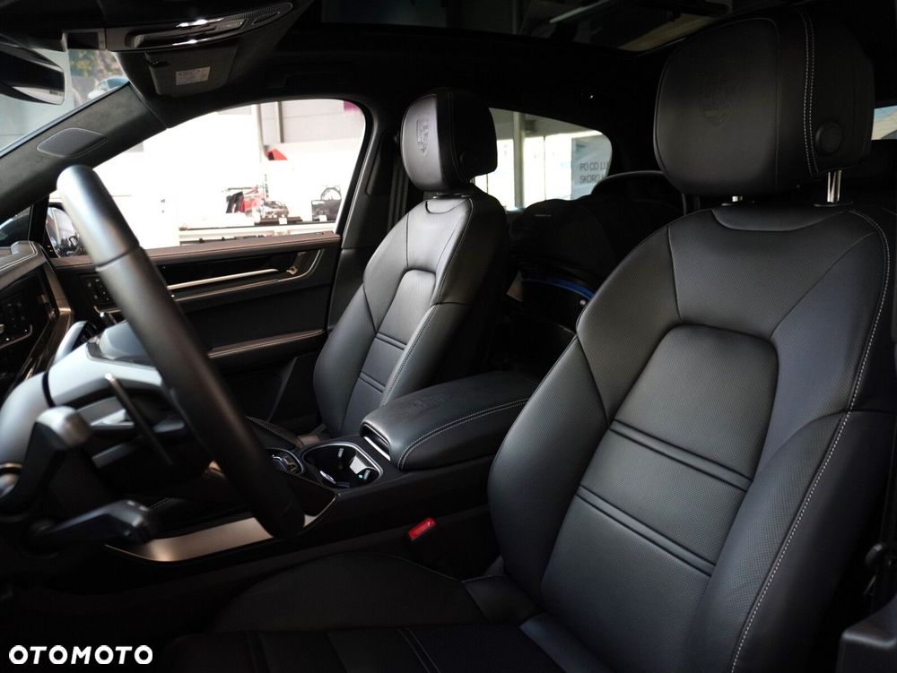 Porsche Cayenne - 22