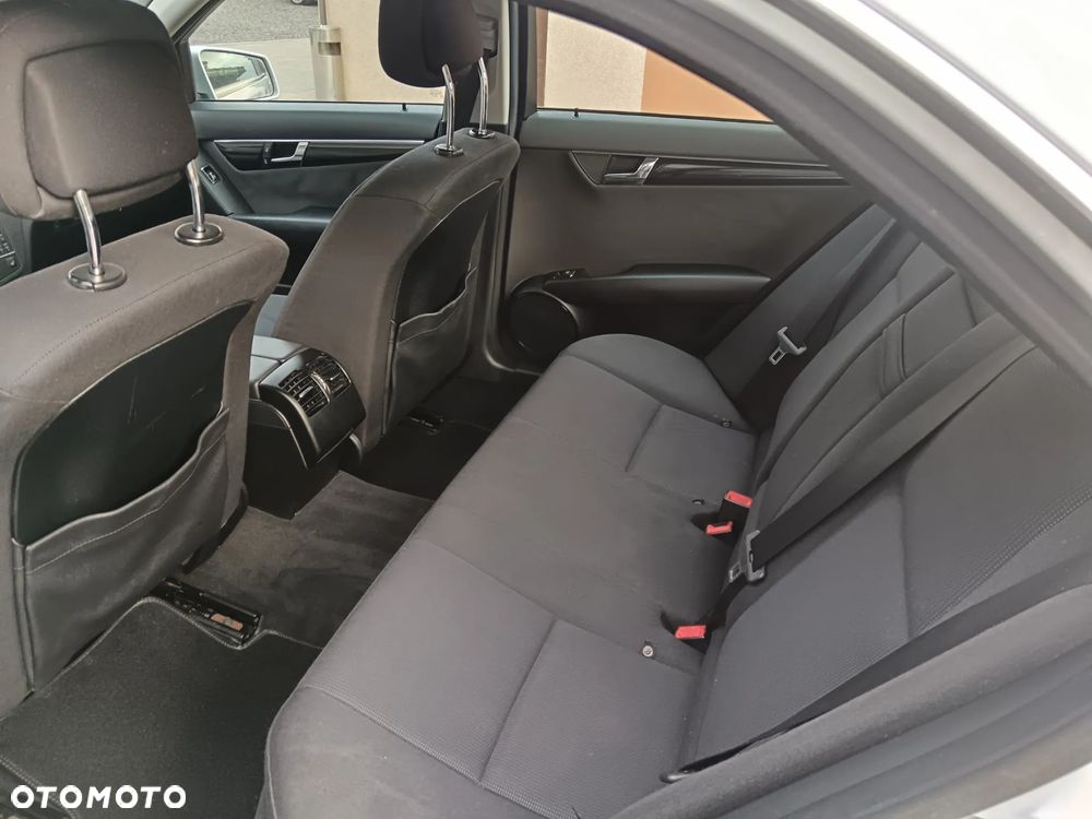 Mercedes-Benz Klasa C 180 Kompressor BlueEFFICIENCY Special Edition - 7