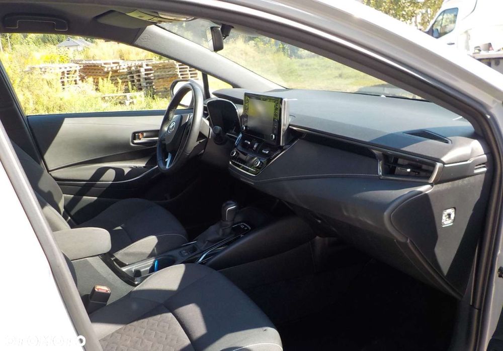 Toyota Corolla - 13