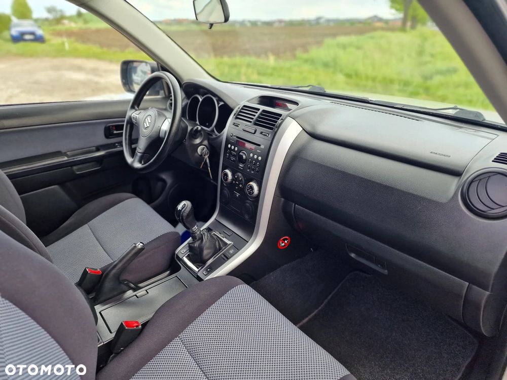 Suzuki Grand Vitara 1.6 - 23