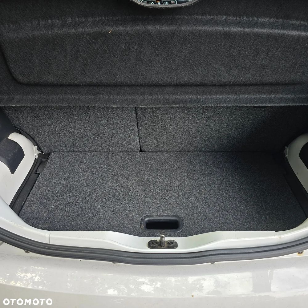 Volkswagen up! 1.0 cross - 15
