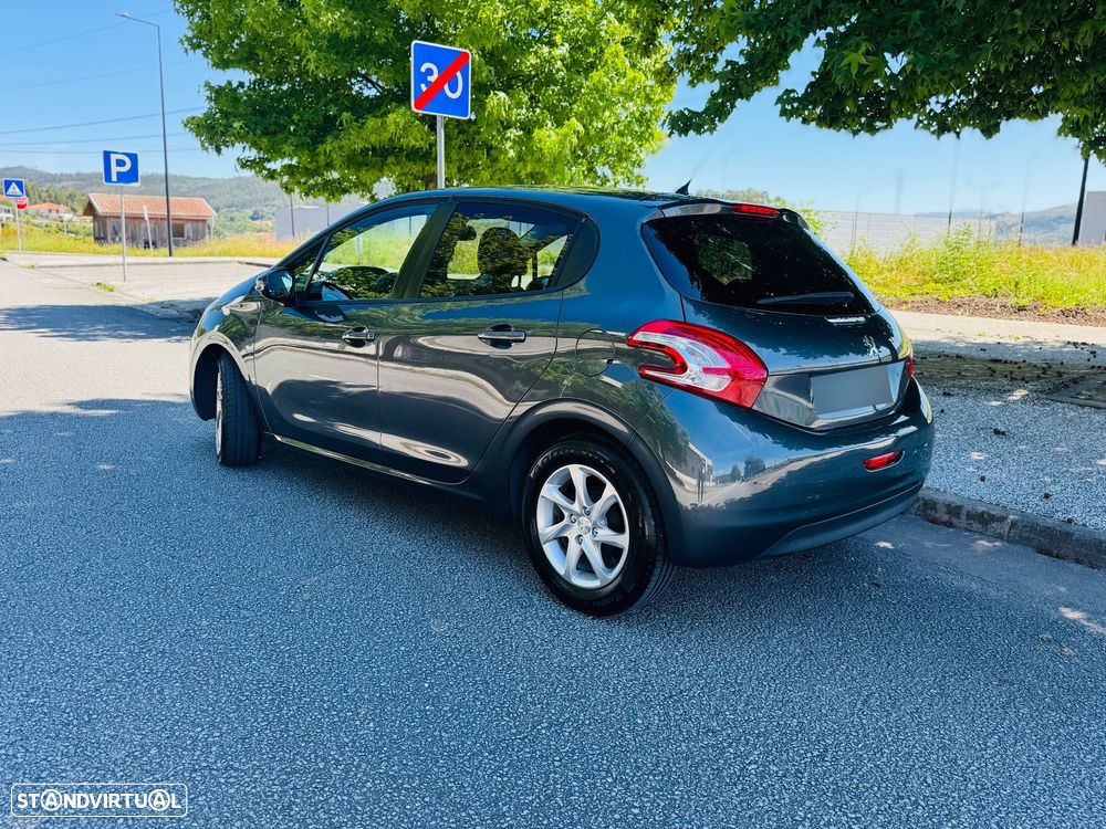 Peugeot 208 1.4 HDi - 10
