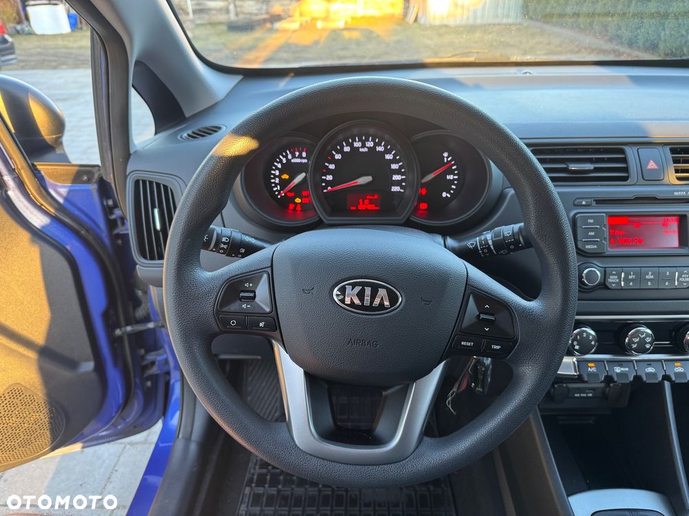 Kia Rio - 11