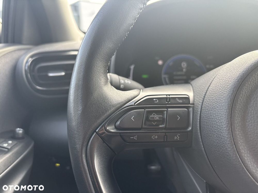 Toyota Yaris Hybrid 1.5 Style - 26