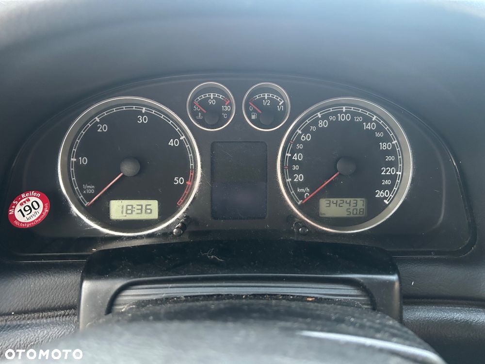 Volkswagen Passat 1.9 TDI Comfortline - 11