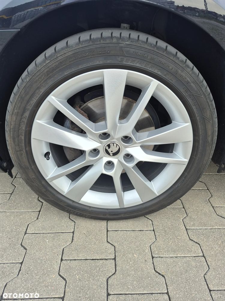 Skoda Octavia 2.0 TDI Elegance DSG - 19