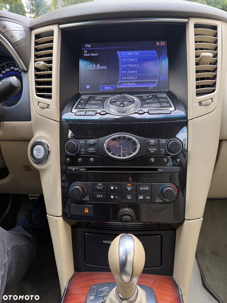 Infiniti QX70 3.0d S Premium - 8