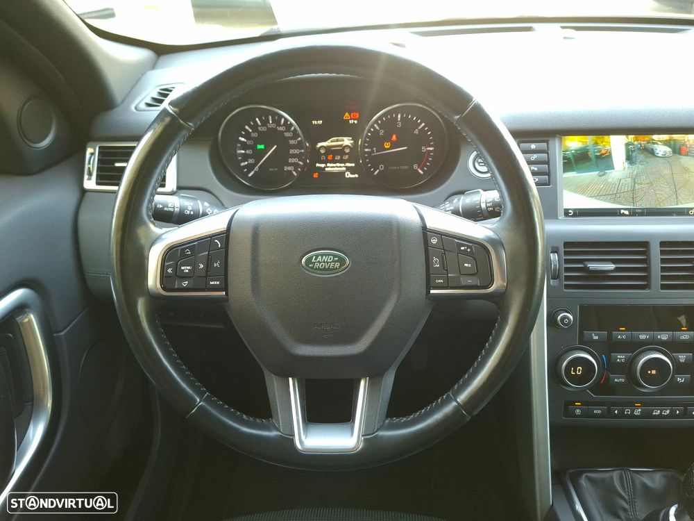 Land Rover Discovery Sport TD4 HSE Luxury - 32