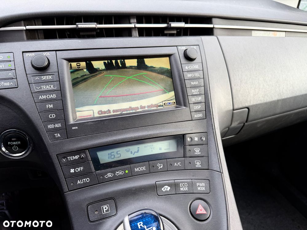 Toyota Prius 1.8 HSD Prestige - 15