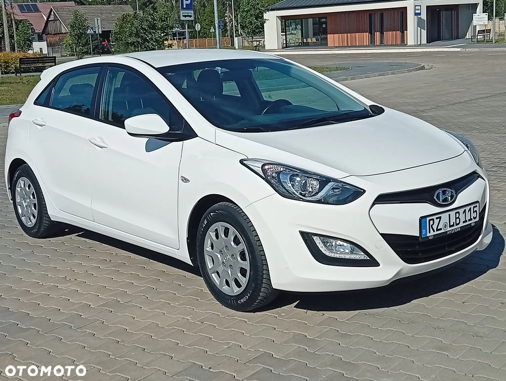 Hyundai i30 1.4 Blue Comfort - 14