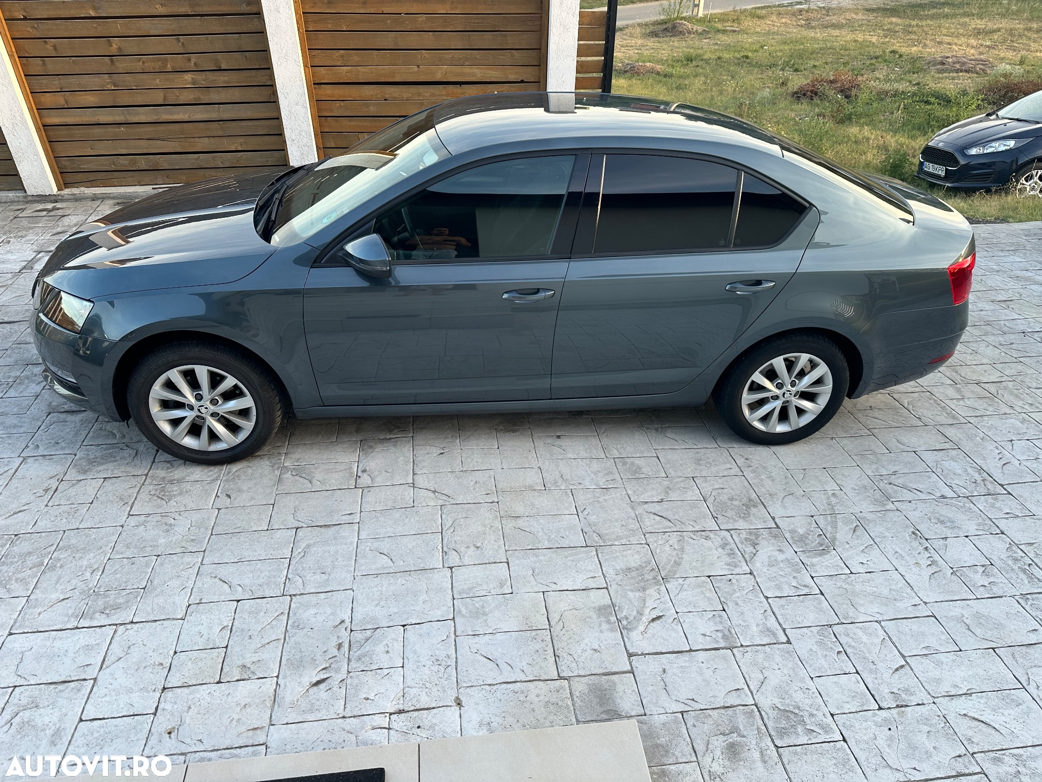 Skoda Octavia Combi Diesel 1.6 TDI Style - 5