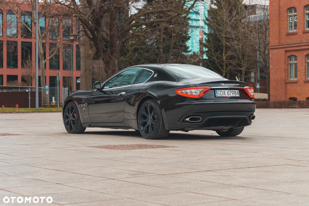 Maserati GranTurismo - 11