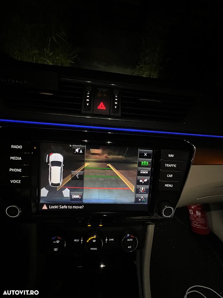 Skoda Superb Combi 1.8 TSI DSG Style - 16