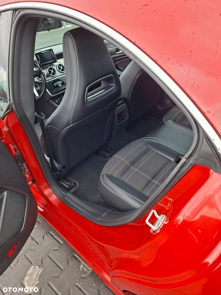Mercedes-Benz CLA 180 - 9