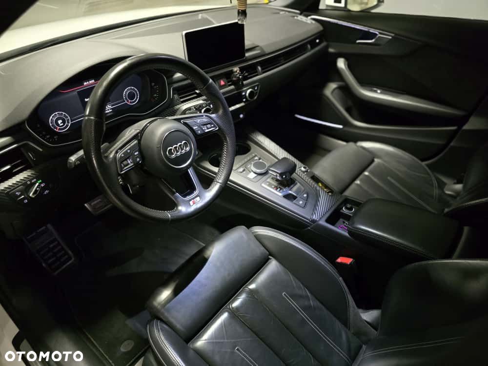 Audi A4 Avant 3.0 TDI S tronic - 21
