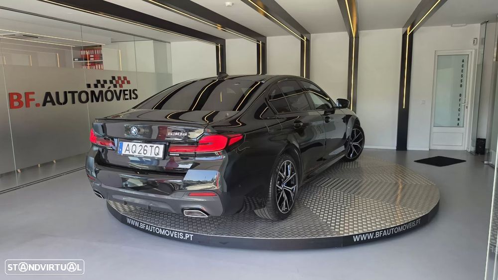 BMW 530 e Pack M - 18