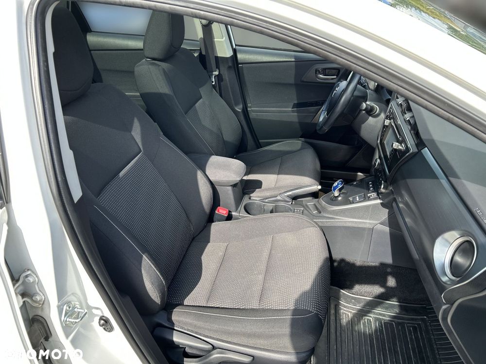 Toyota Auris - 16